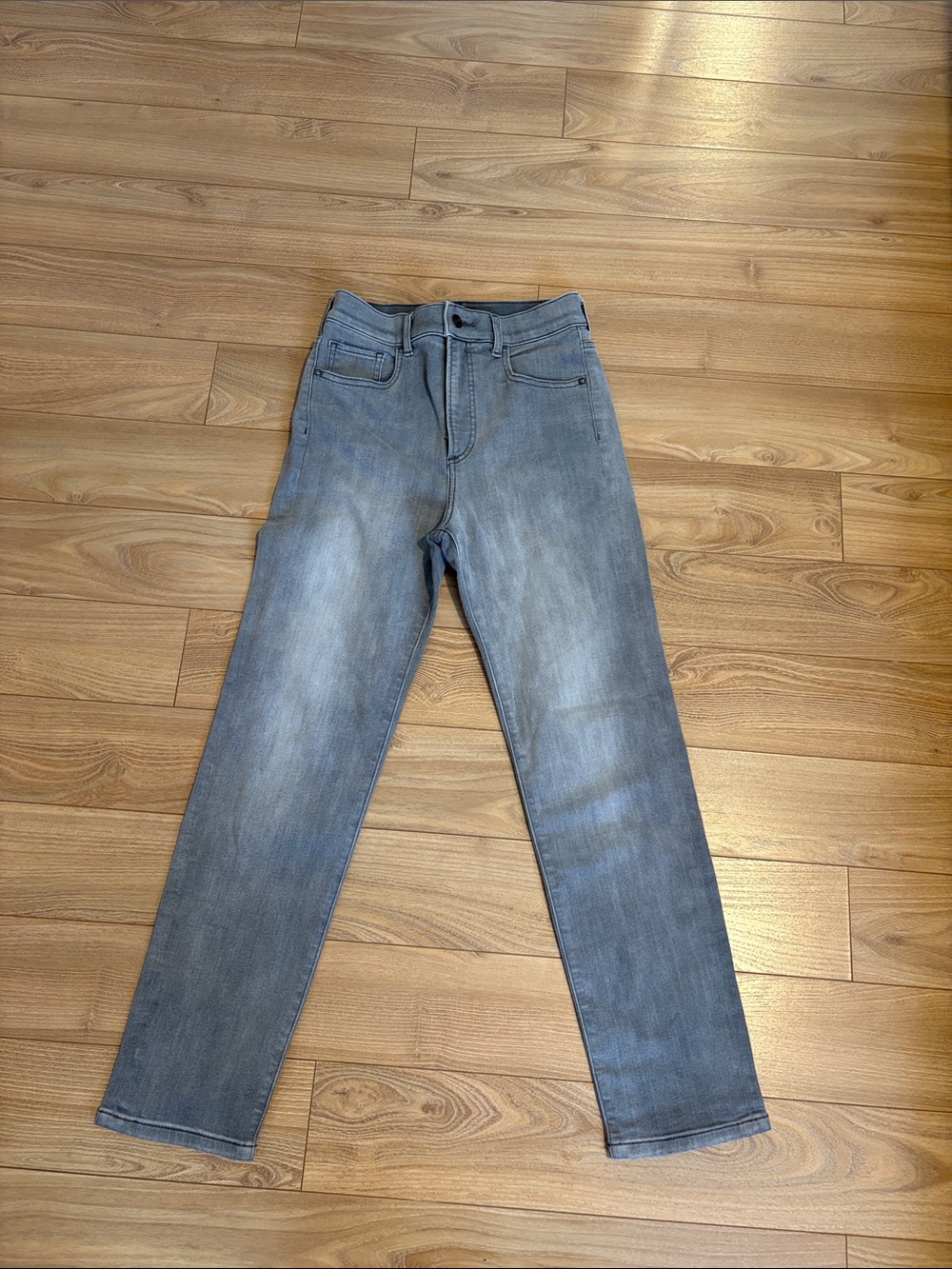 Express Slim Men’s Jeans in Light Blue Wash
